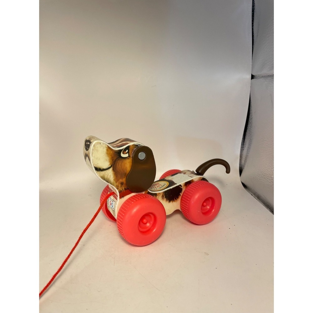 2014 Fisher-Price LITTLE SNOOPY Dog Beagle Classic Pull Toy FP 1650 Mattel